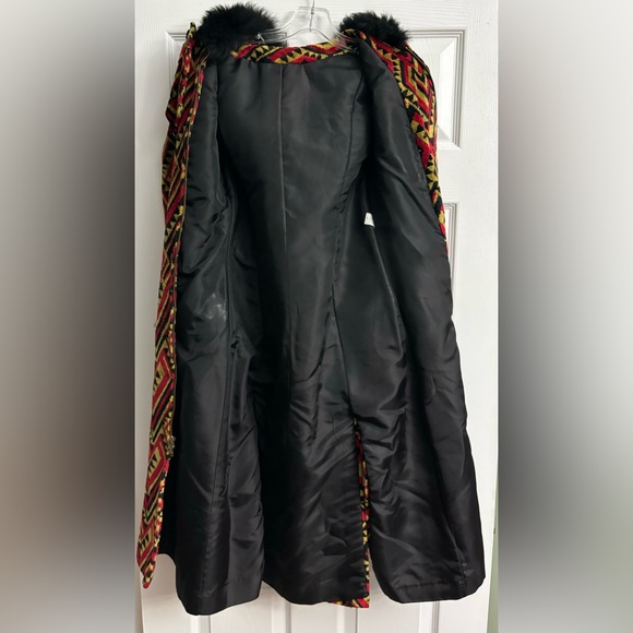 Vintage 70’s fashion by Jill Jr African (Aztec) Design Coat. Size Small - Picture 5 of 6